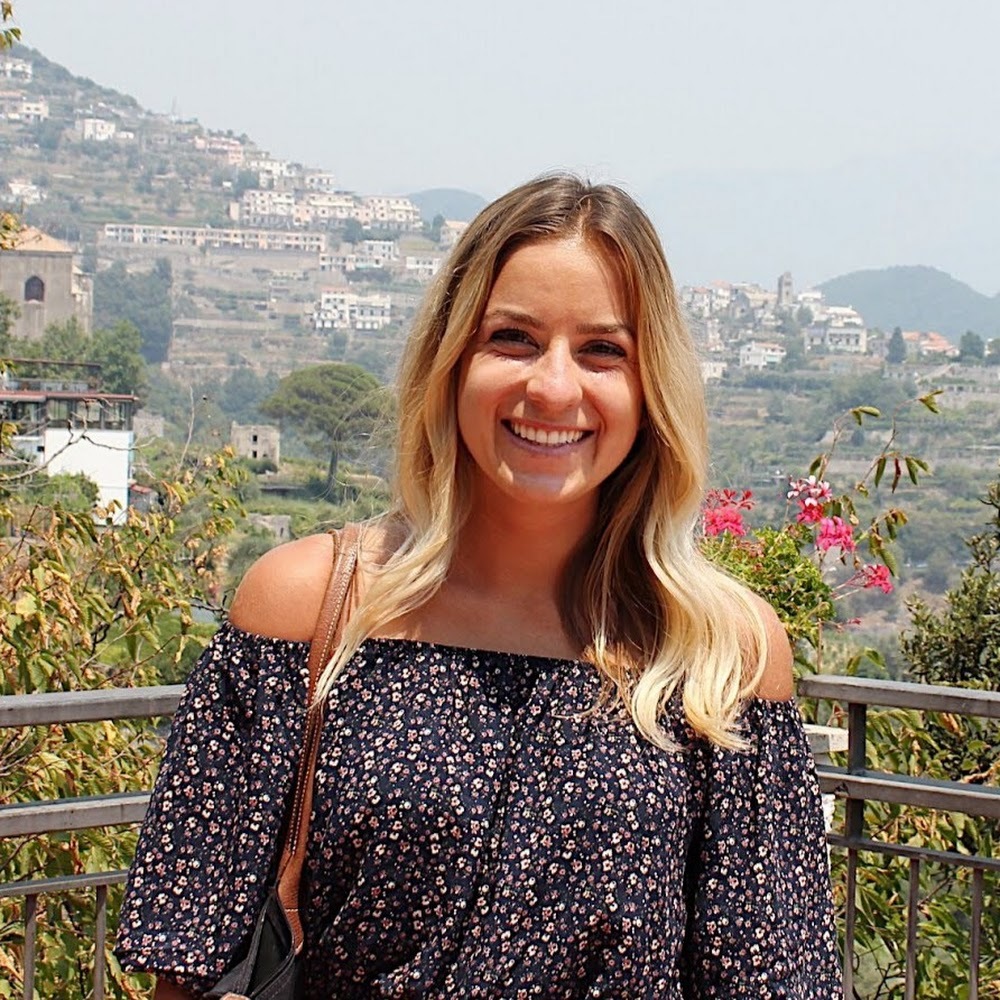 Meet your Posher, Elaine